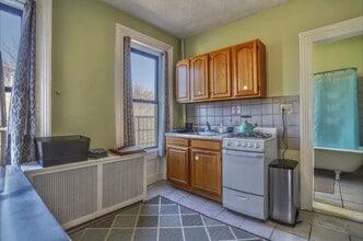 237 Summit Ave, Unit #3 in Jersey City, NJ - Building Photo - Building Photo