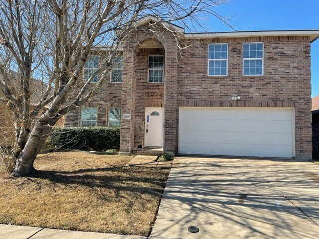 9020 Garden Springs Dr in Fort Worth, TX - Building Photo
