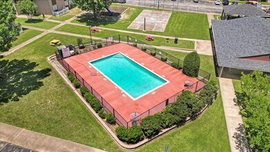 Welcome to Oxford Pointe Apartments – Comf... in Tyler, TX - Building Photo - Building Photo