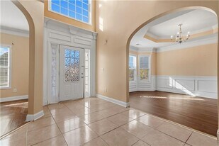 820 Kaitlyn Dr in Loganville, GA - Building Photo