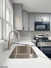 90 E 9th St in Clifton, NJ - Building Photo - Building Photo