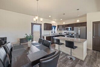 1086 N Purcell Blvd in Pueblo West, CO - Building Photo - Building Photo