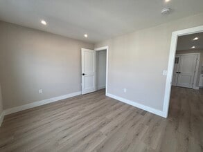 130 Elm St, Unit 2 in Newark, NJ - Building Photo - Building Photo