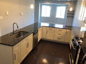 1806 Frankford Ave, Unit B in Philadelphia, PA - Building Photo - Building Photo