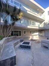 La Reina Apartments in Redondo Beach, CA - Building Photo - Building Photo