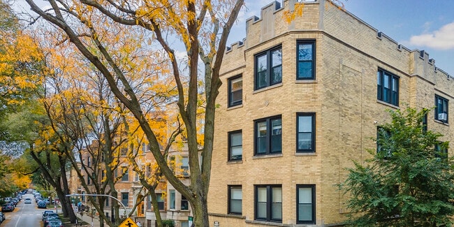 648 W Roscoe St, Unit 648-Garden