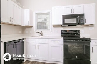 1028 Roundtable Ct in Knightdale, NC - Foto de edificio - Building Photo