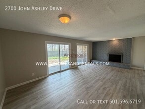 2700 John Ashley Dr in North Little Rock, AR - Building Photo - Building Photo