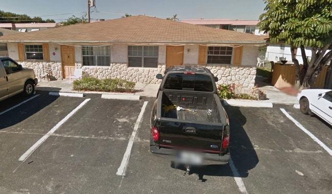 3521 NW 5th Ter, Unit 1