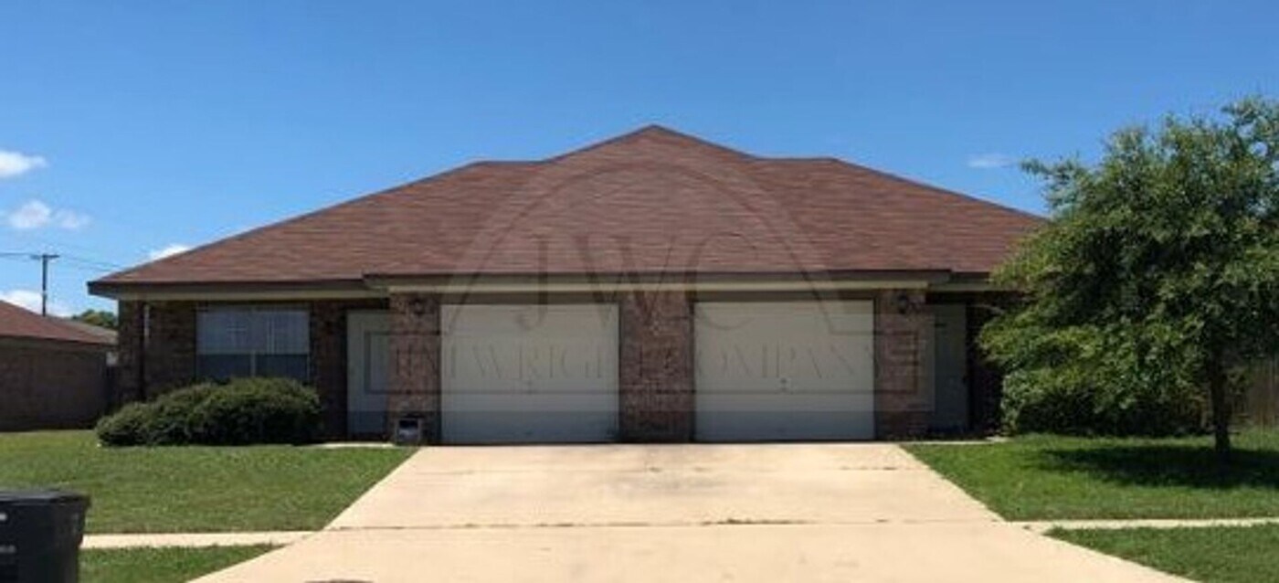 2104 Schorn Dr in Killeen, TX - Building Photo