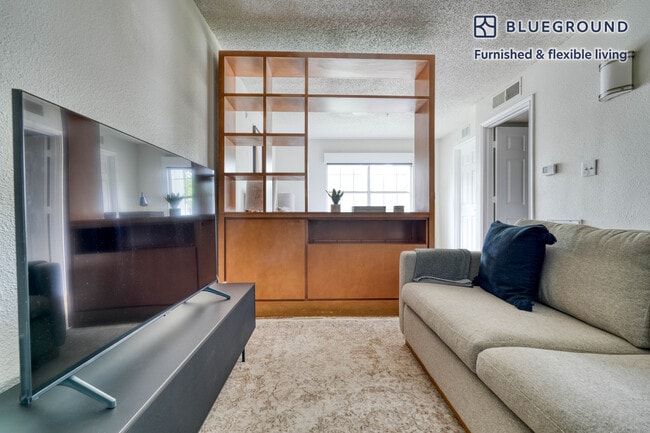 10001 N Capital of Texas Hwy-Unit -FL1-ID239 in Austin, TX - Building Photo - Building Photo