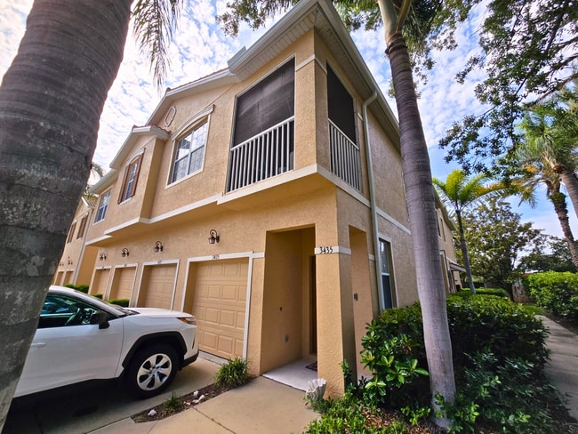 property at 3435 Parkridge Cir