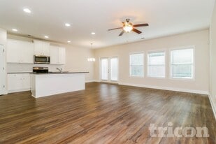 309 Trickum Hill Dr in Lawrenceville, GA - Building Photo