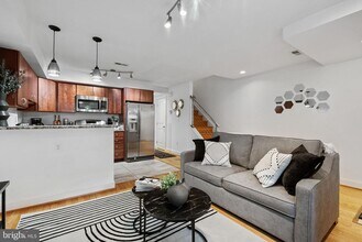 18 N St NW in Washington, DC - Building Photo - Building Photo