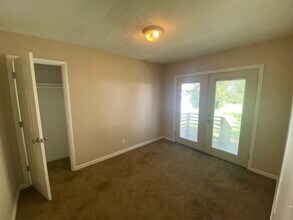 215 Caulder Ave in Des Moines, IA - Building Photo - Building Photo