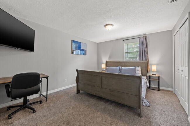 4314 E Henry Ave in Tampa, FL - Building Photo - Building Photo