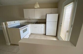 1600 NE 114th St in Miami, FL - Building Photo - Building Photo