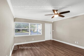 4040 Porpoise Dr SE in St. Petersburg, FL - Foto de edificio - Building Photo