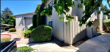 1079 Mohr Ln in Concord, CA - Foto de edificio - Building Photo