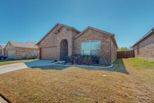 4500 Eaglestone Way in Denton, TX - Building Photo