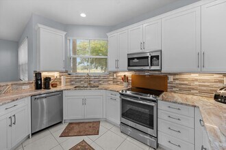 2104 Country Golf Dr in Wellington, FL - Building Photo - Building Photo