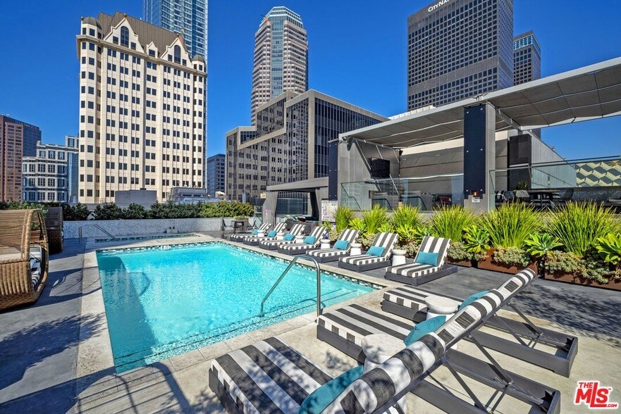 727 W 7TH St, Unit 3 in Los Angeles, CA - Building Photo