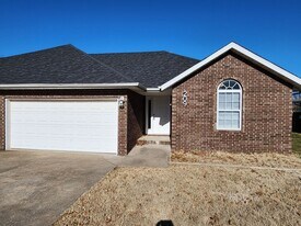 209 W Wade St in Republic, MO - Building Photo