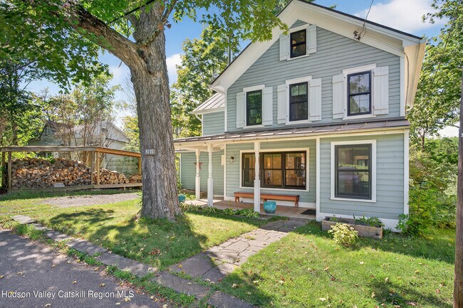 property at 20 4th St