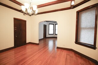 4118 N Ashland Ave-Unit -2 in Chicago, IL - Building Photo - Building Photo