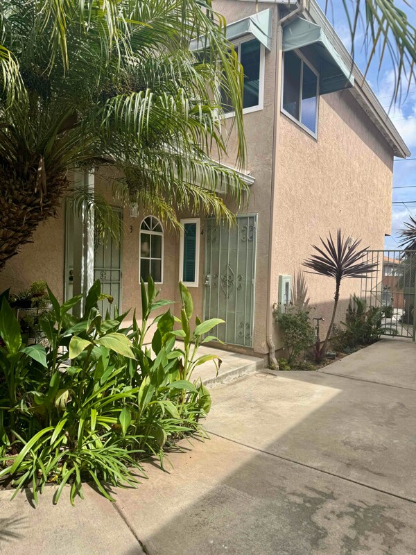property at 4121 Poplar St