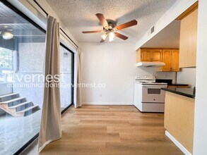 6470 S Dayton St in Englewood, CO - Building Photo - Building Photo