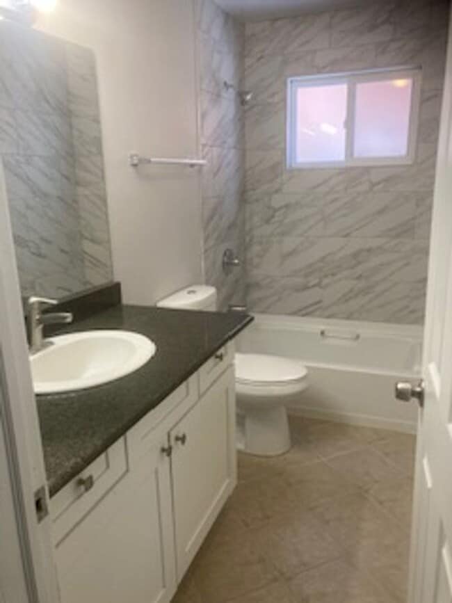 10118-10119 Old Orchard Ct in Skokie, IL - Building Photo - Building Photo