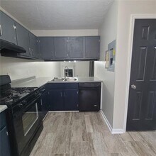 6458 Bedford Ln in Lithonia, GA - Building Photo - Building Photo