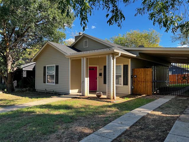 2111 Harrison Ave in Fort Worth, TX - Building Photo