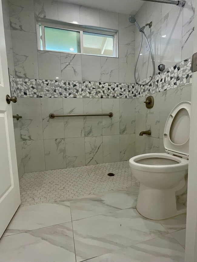 99-124-124 Pamoho Pl in Aiea, HI - Building Photo - Building Photo