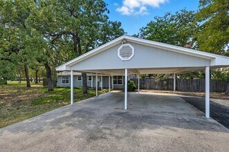 5702 Teasley Ln in Denton, TX - Building Photo - Building Photo