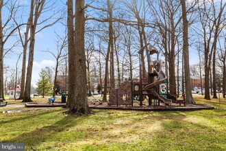 7913 Central Park Cir in Alexandria, VA - Building Photo - Building Photo