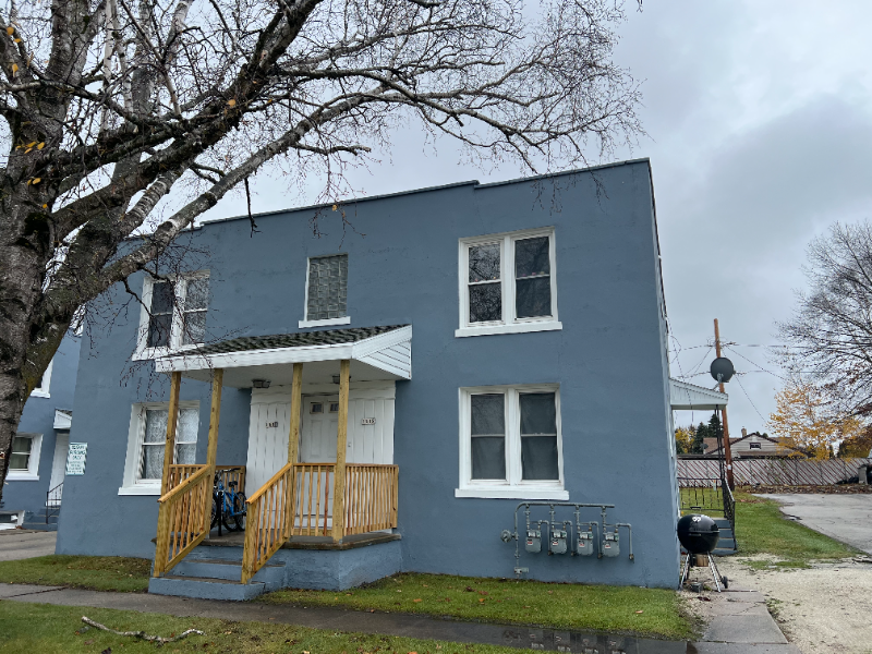 1613 Dewey St in Manitowoc, WI - Building Photo