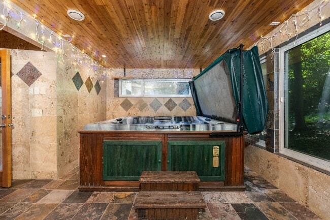 125 Shirley St in Gray, TN - Building Photo - Building Photo