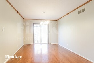 7640 Geist Valley Ct in Indianapolis, IN - Foto de edificio - Building Photo