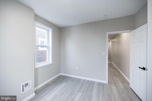 2265 E Clearfield St in Philadelphia, PA - Building Photo