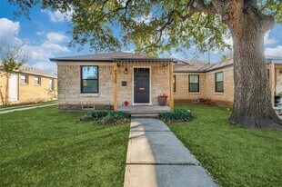 4922 W University Blvd in Dallas, TX - Building Photo