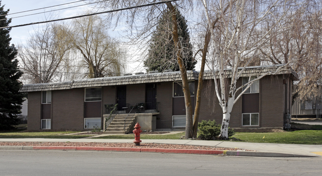 473 N Main St in Kaysville, UT - Foto de edificio