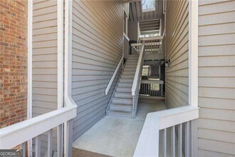 510 Warm Springs Cir in Roswell, GA - Building Photo - Building Photo