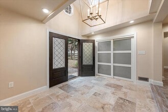 9036 Jeffery Rd in Great Falls, VA - Building Photo - Building Photo