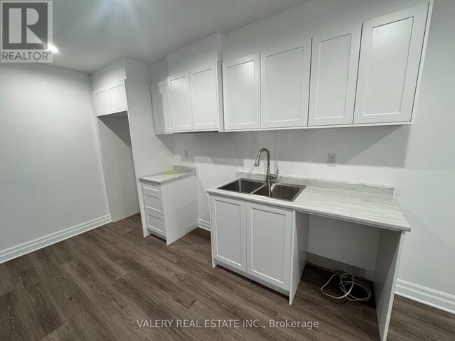 7489 Marvel Dr in Niagara Falls, ON - Building Photo - Building Photo