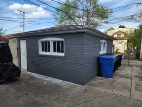 7637 S Paulina St in Chicago, IL - Building Photo - Building Photo