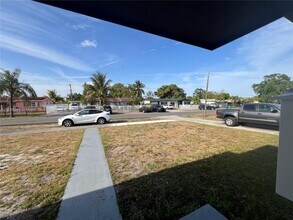 770 NW 179th St in Miami, FL - Building Photo - Building Photo