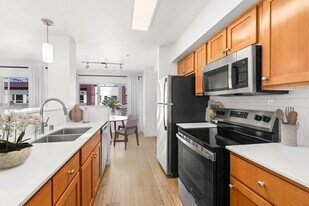 Dexter Lake Union in Seattle, WA - Building Photo