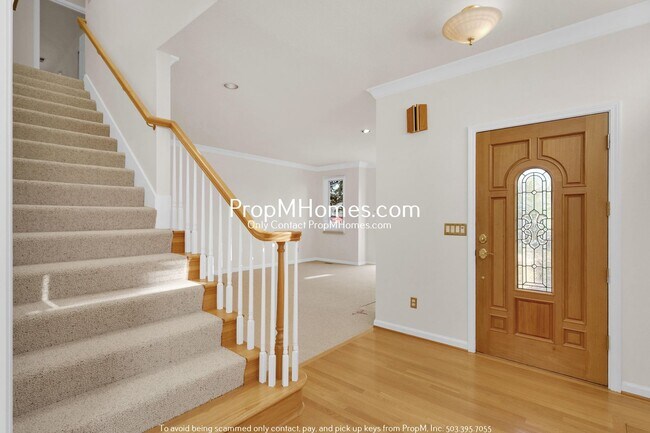9127 NW Wood Rose Loop in Portland, OR - Foto de edificio - Building Photo